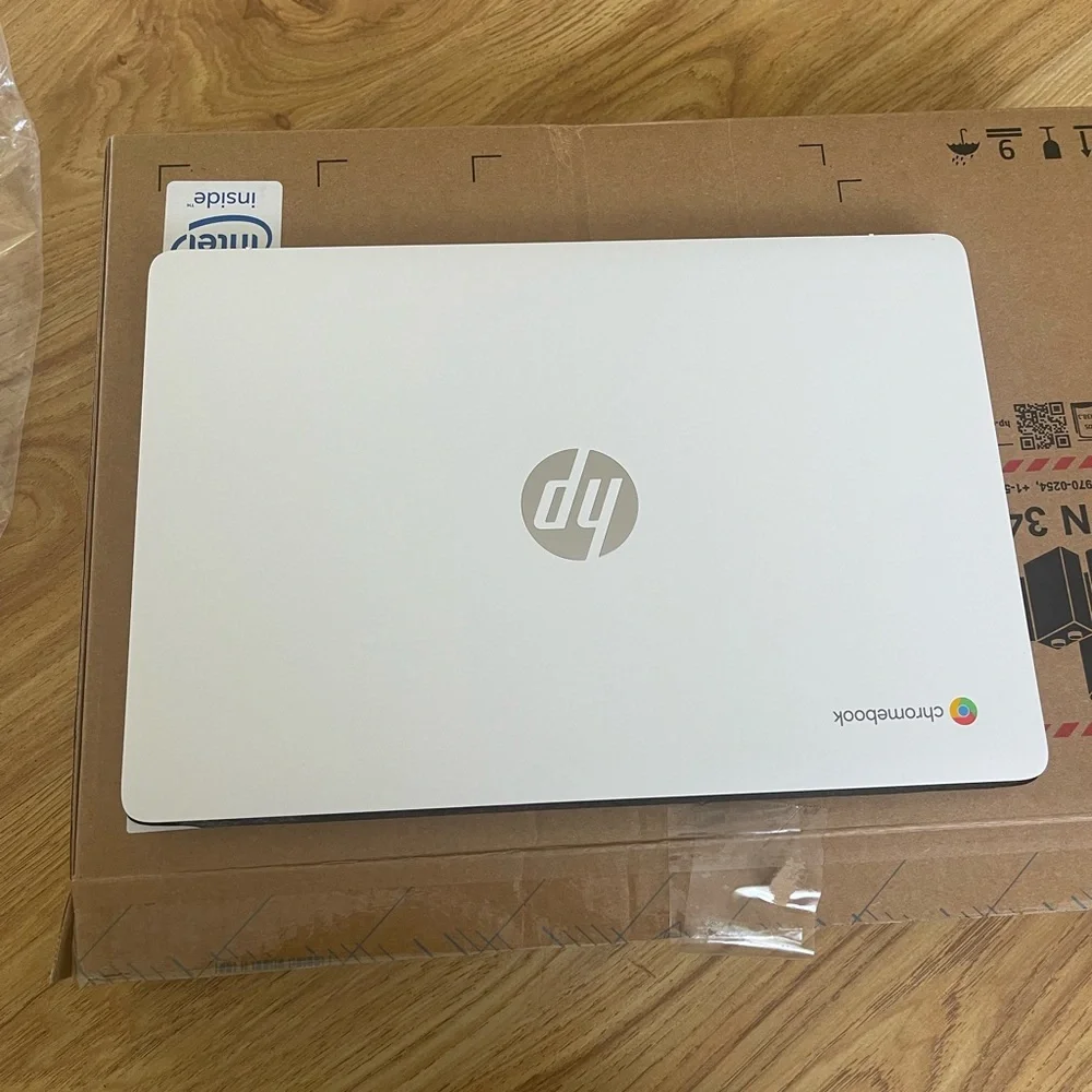 HP Chromebook - Ceramic White